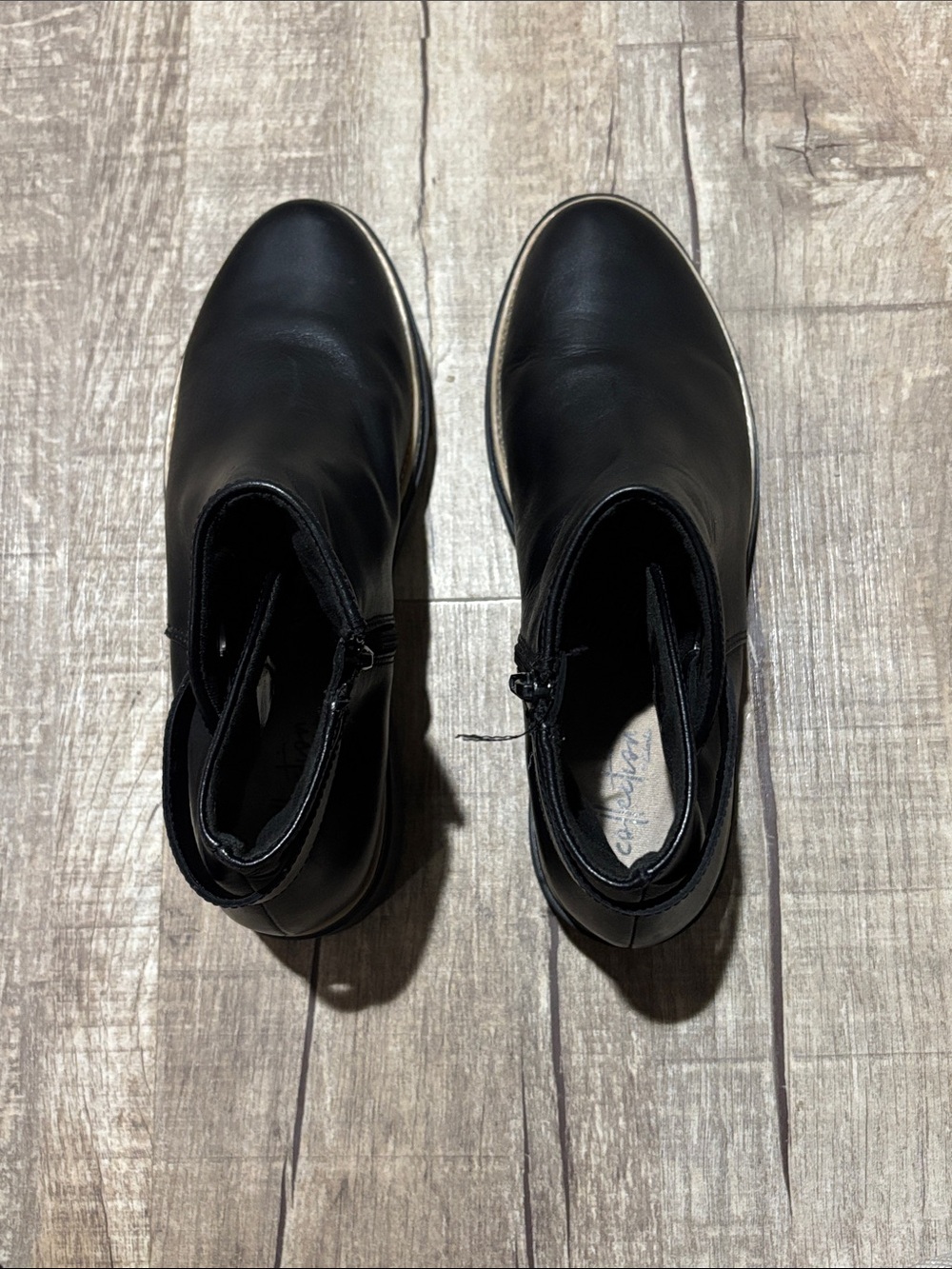 Clark’s Woman’s Black Leather Class Ankle Boots Size 8 1/2